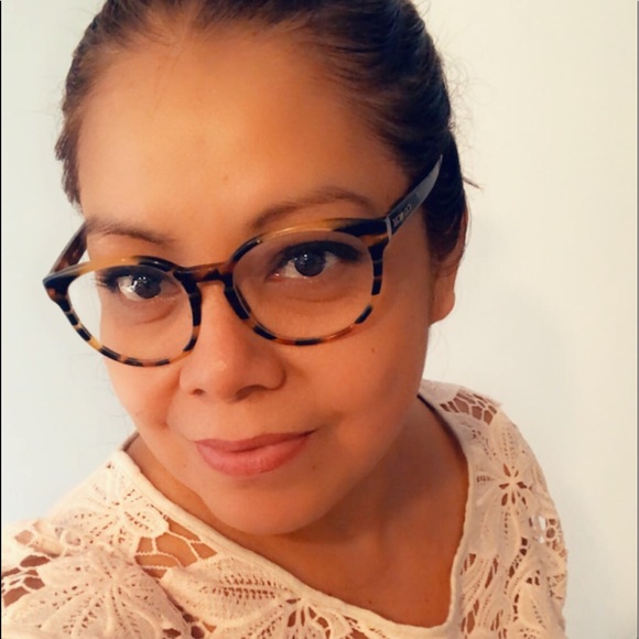 Meet your Posher, Rosa - Picture 2 of 2